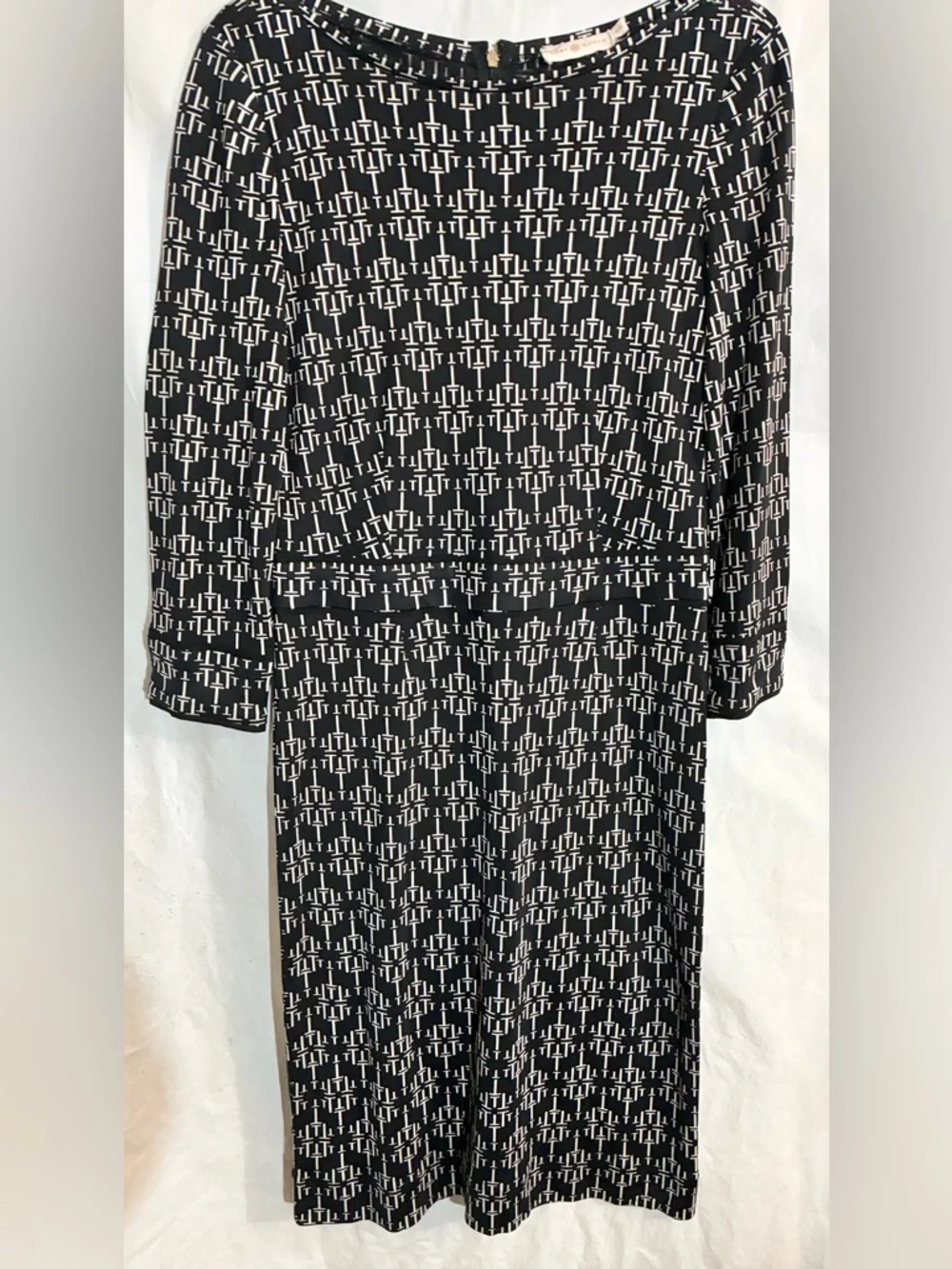 Tory Burch 100% Silk Retro Monogram  Dress Sz M Stretch Party Office